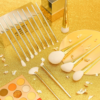 Gold brushes standing in display box — Miraveila luxe set organized upright