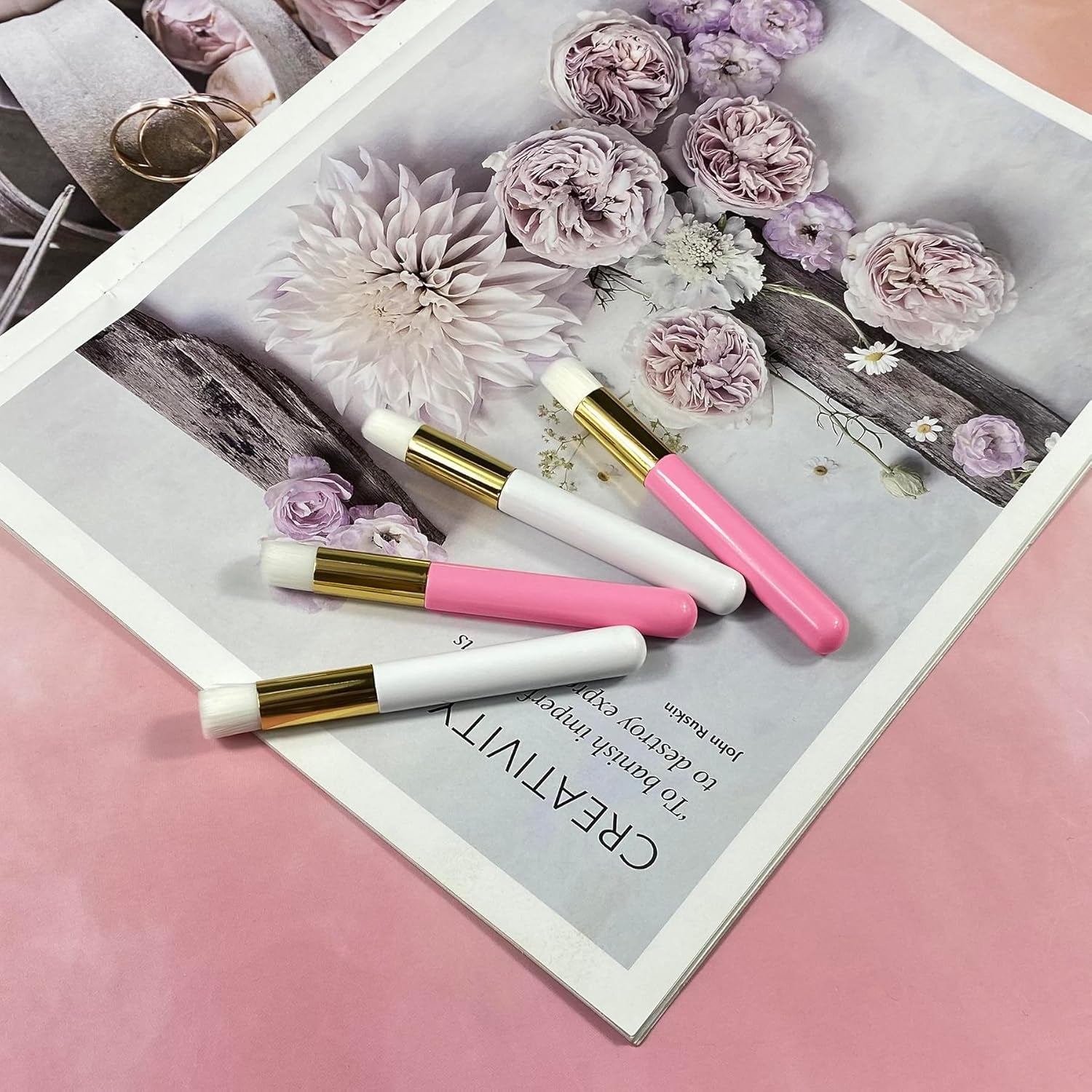 Lash brush bristles close-up — ultra-soft fan tip for safe eyelash cleansing
